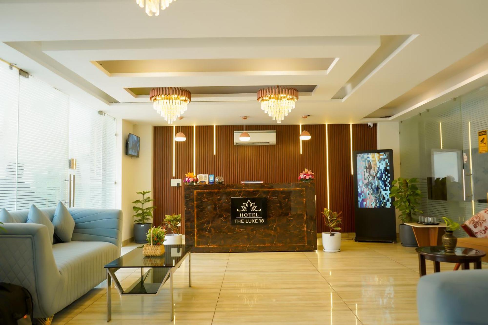 Hotel The Luxe 18 - Golf Course Road Gurgáon Exteriér fotografie